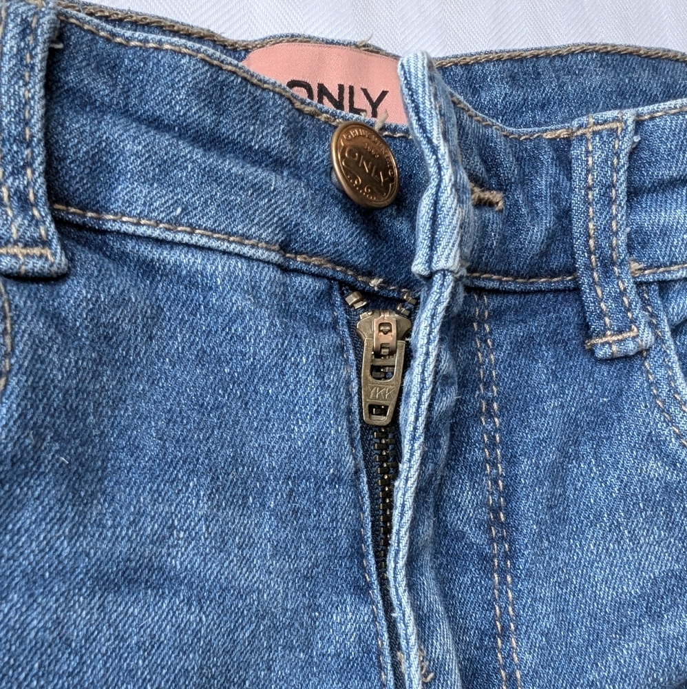 High Waist Cropped Jeans. Sz 26